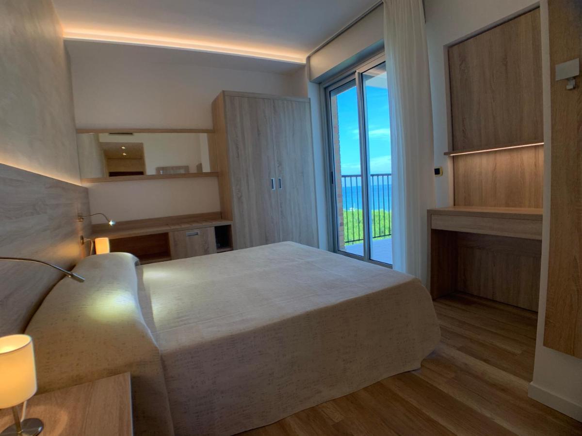 Hotel Beau Rivage Pineta ليدو دي يسولو المظهر الخارجي الصورة