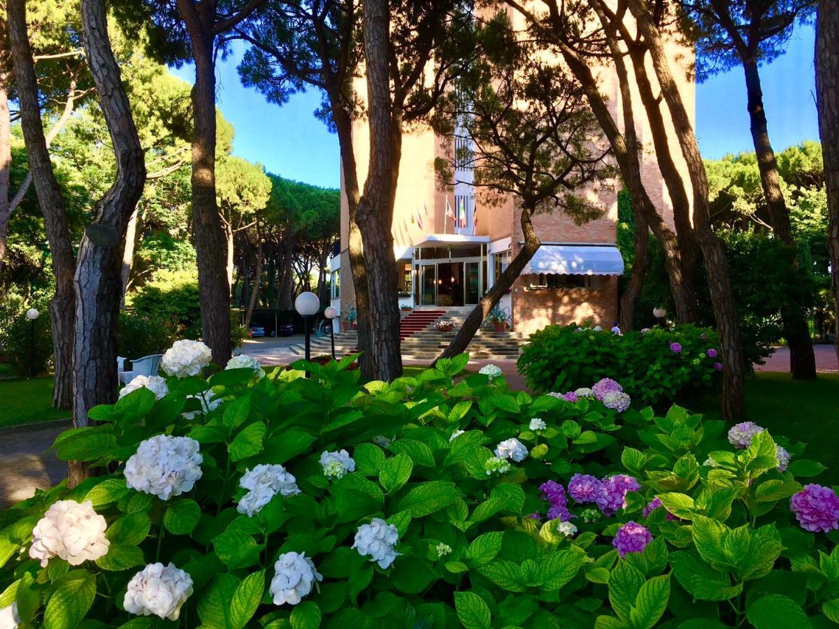 Hotel Beau Rivage Pineta ليدو دي يسولو المظهر الخارجي الصورة