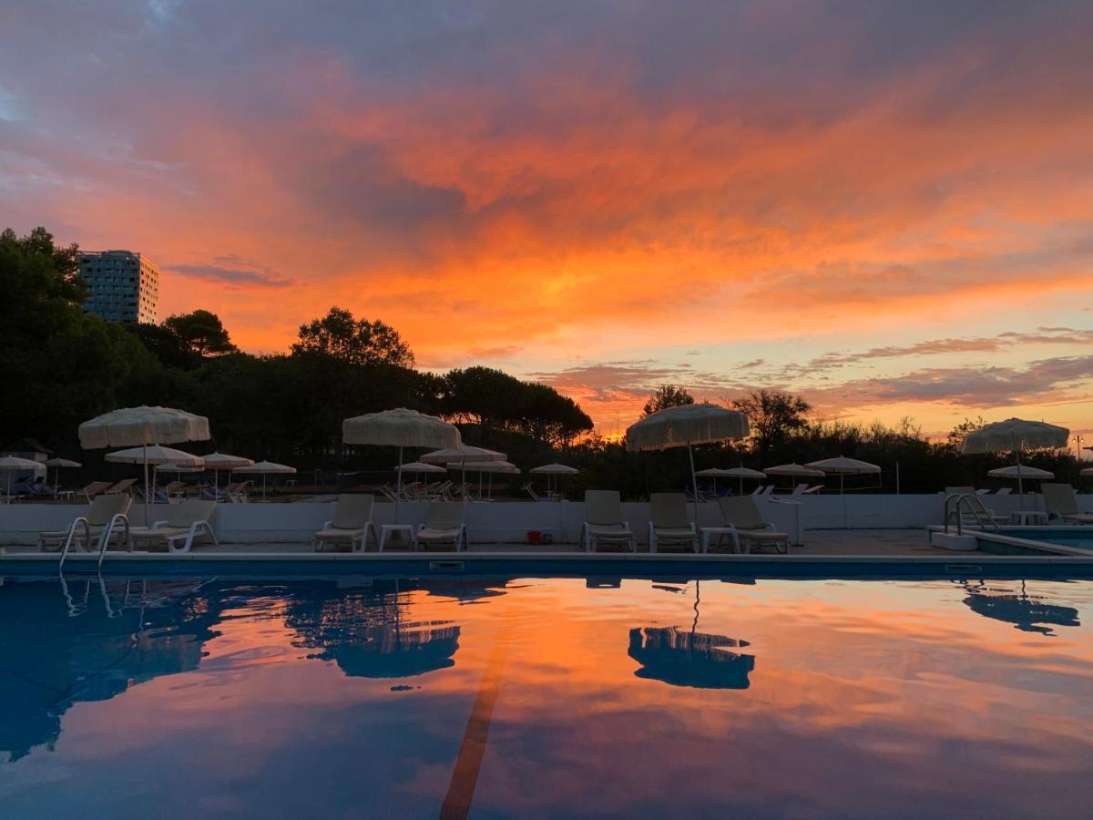 Hotel Beau Rivage Pineta ليدو دي يسولو المظهر الخارجي الصورة