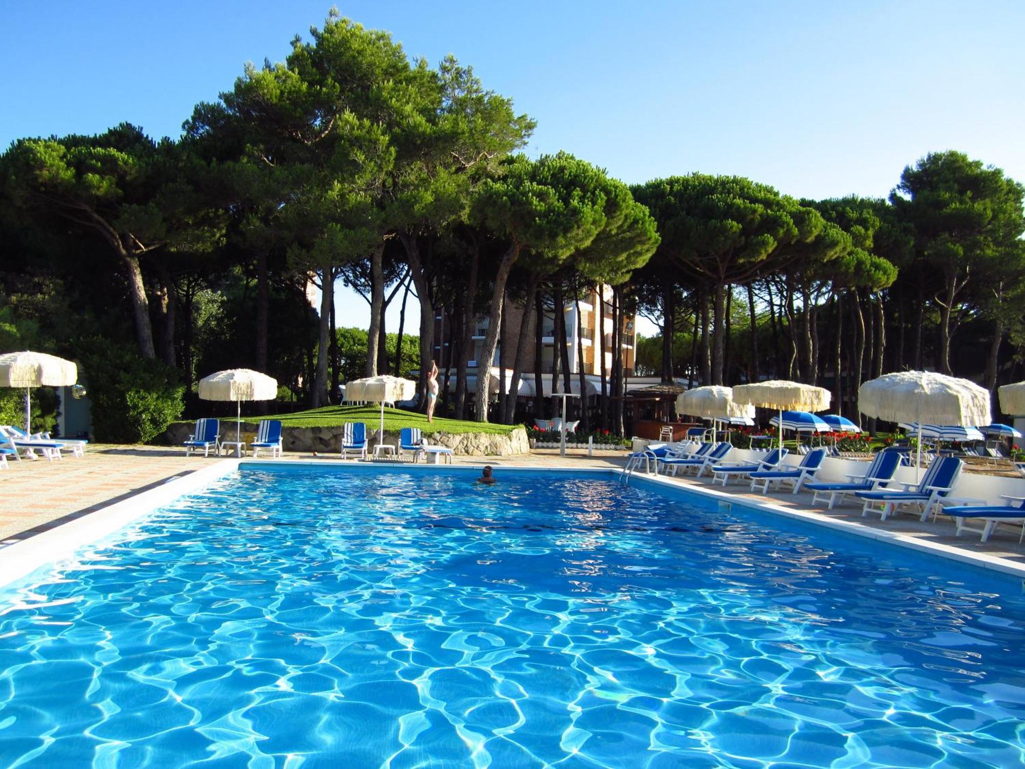Hotel Beau Rivage Pineta ليدو دي يسولو المظهر الخارجي الصورة