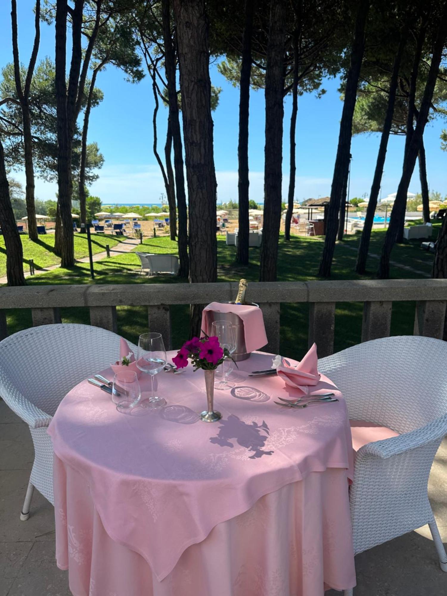 Hotel Beau Rivage Pineta ليدو دي يسولو المظهر الخارجي الصورة