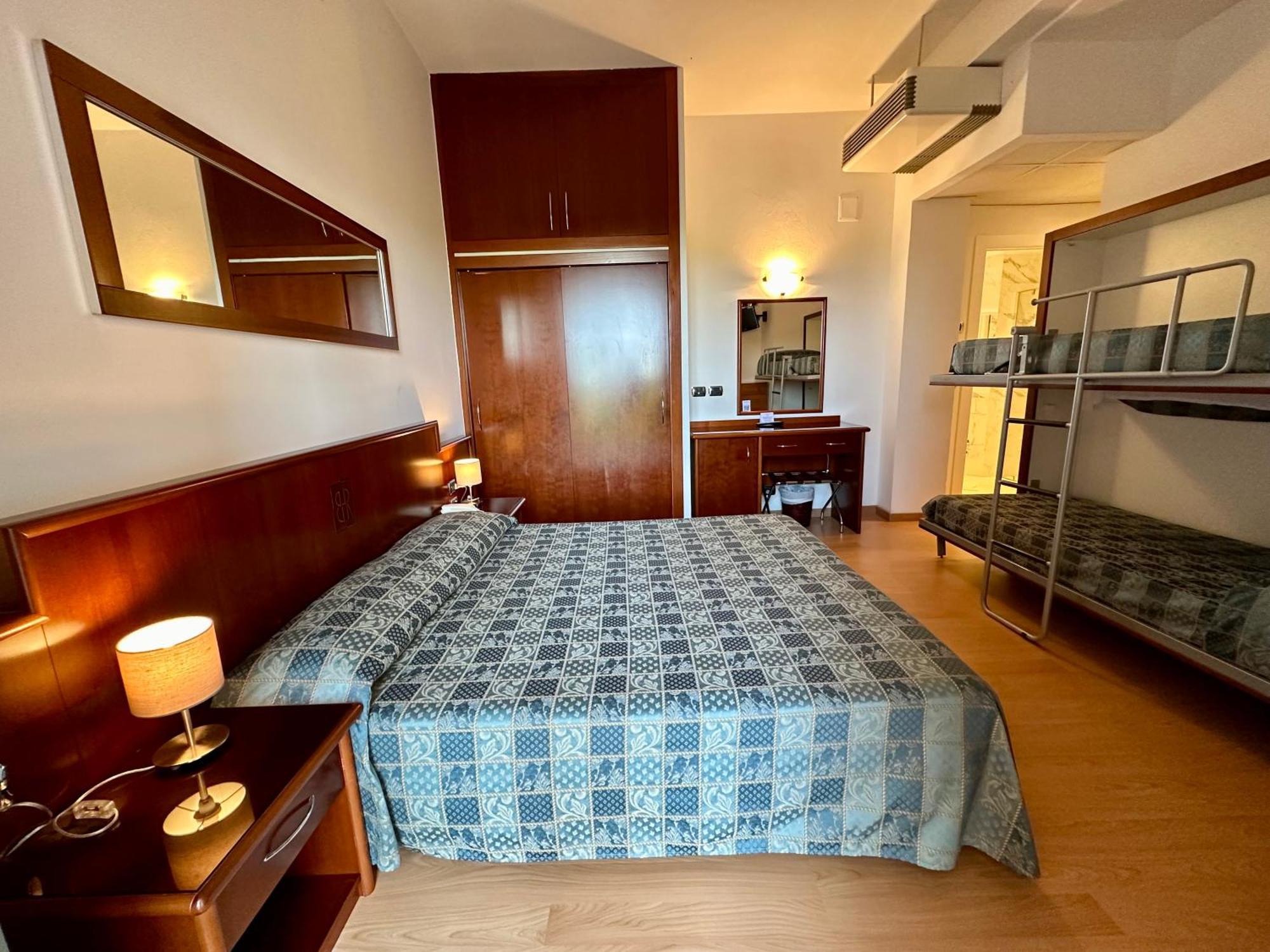 Hotel Beau Rivage Pineta ليدو دي يسولو المظهر الخارجي الصورة