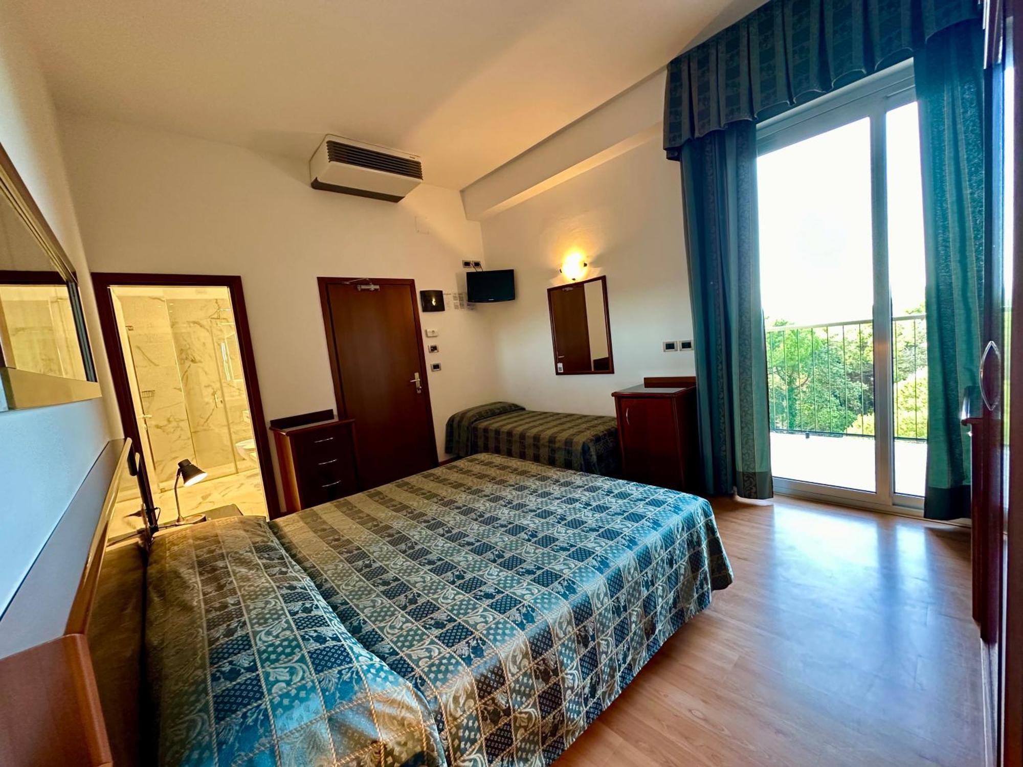 Hotel Beau Rivage Pineta ليدو دي يسولو المظهر الخارجي الصورة