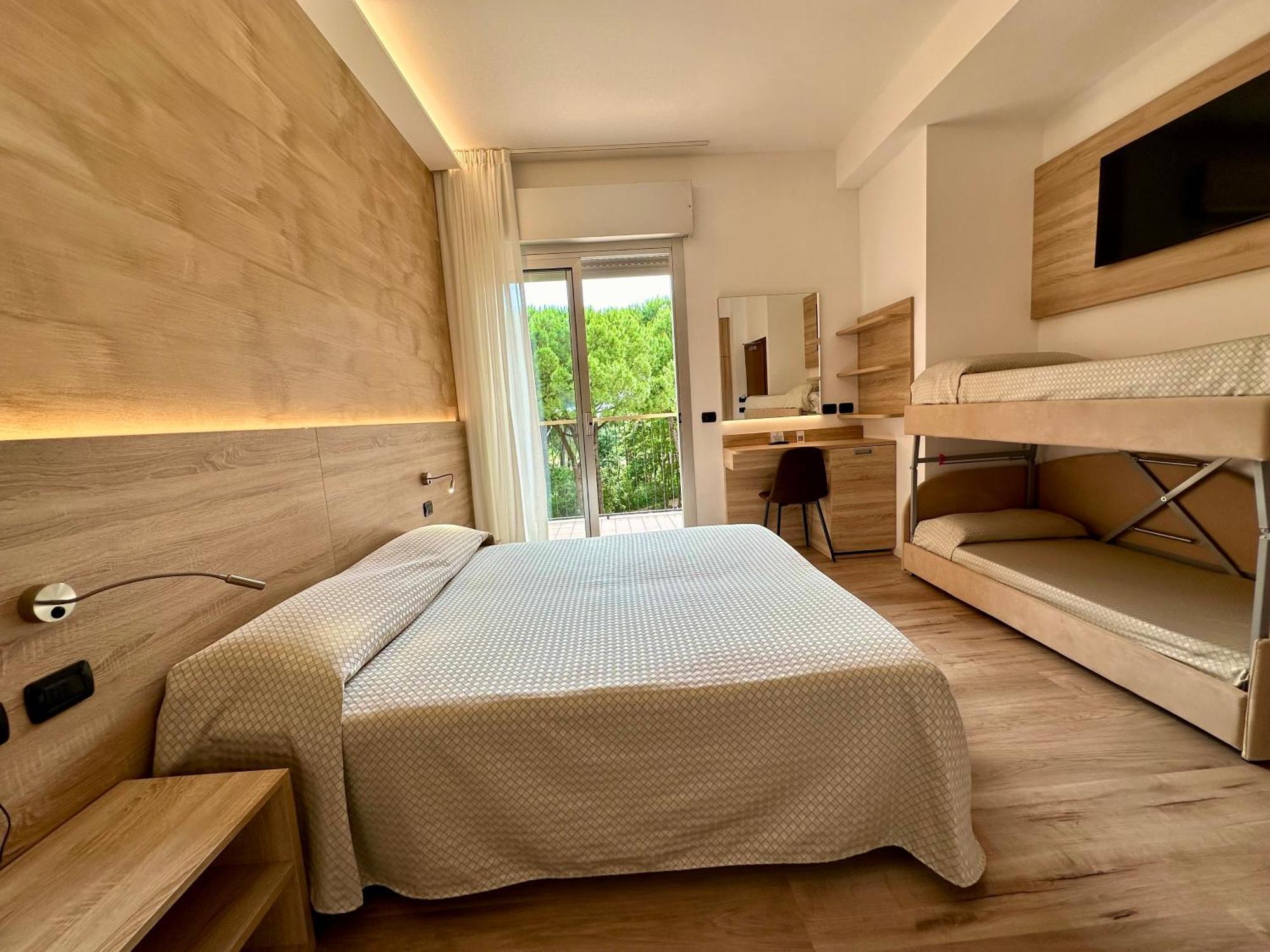 Hotel Beau Rivage Pineta ليدو دي يسولو المظهر الخارجي الصورة