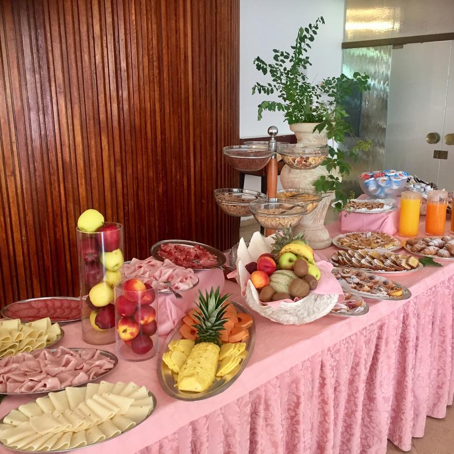 Hotel Beau Rivage Pineta ليدو دي يسولو المظهر الخارجي الصورة