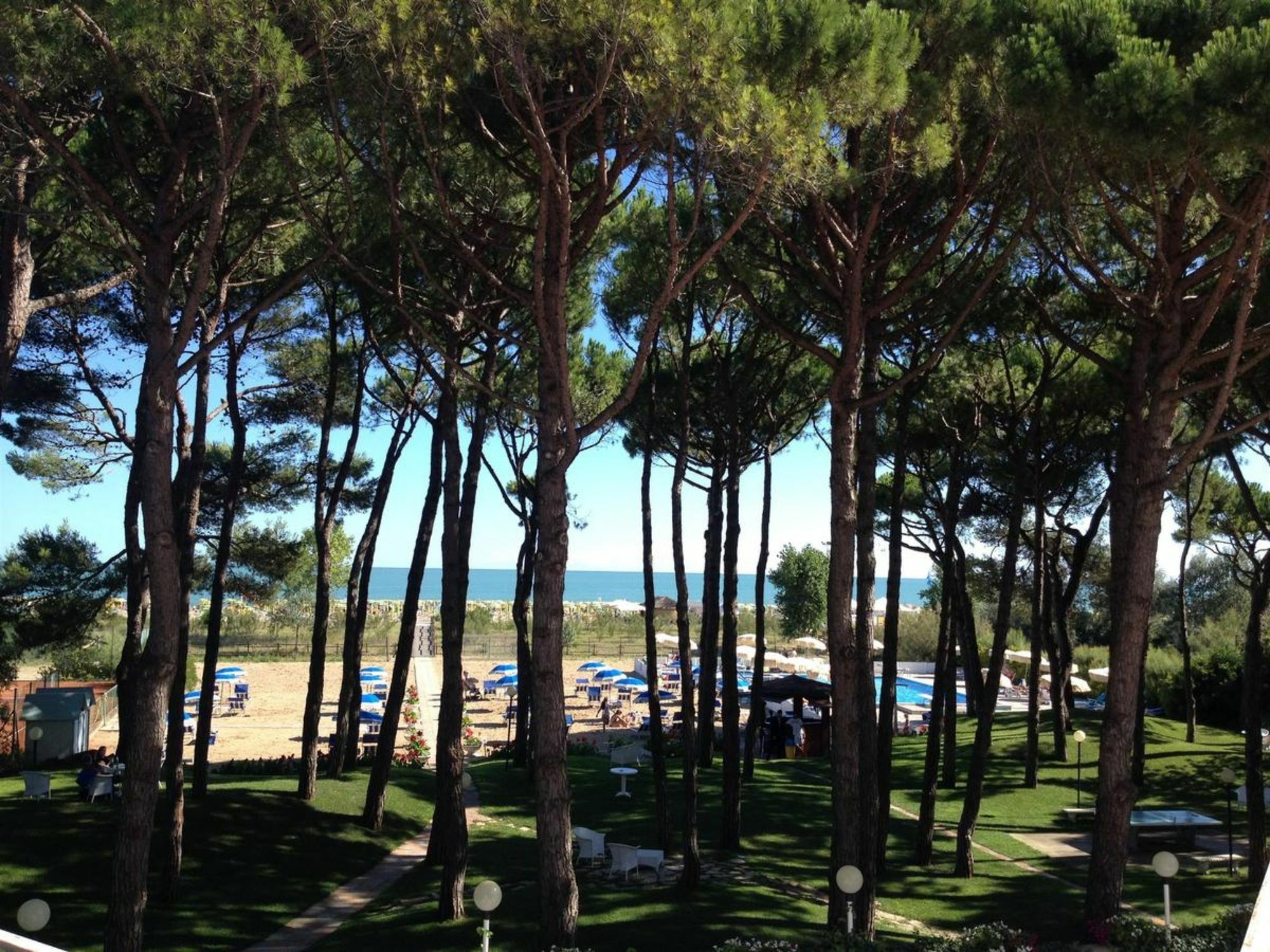 Hotel Beau Rivage Pineta ليدو دي يسولو المظهر الخارجي الصورة